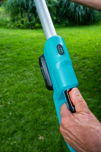 GARDENA Cordless Telescopic Hedge Trimmer THS 42/18V P4A solo