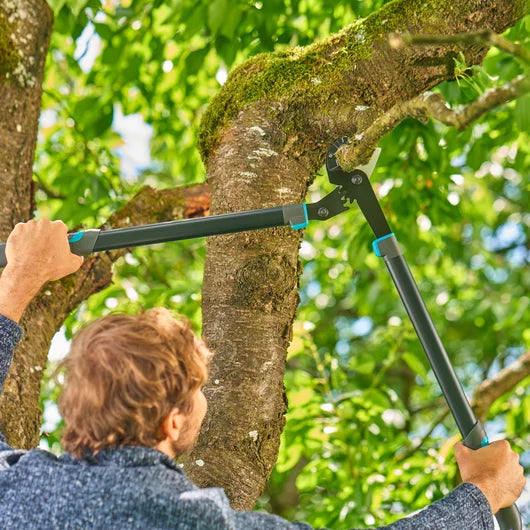 GARDENA Astschere EnergyCut Pro L, Amboss-Schneidprinzip, für hartes, trockenes Holz