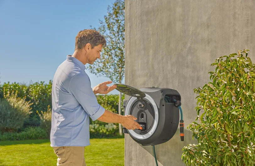 Cordless Wall-Mounted Hose Box PowerRoll
