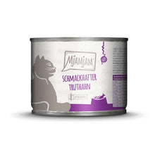 MjAMjAM Cat - tasty turkey with delicious carrots