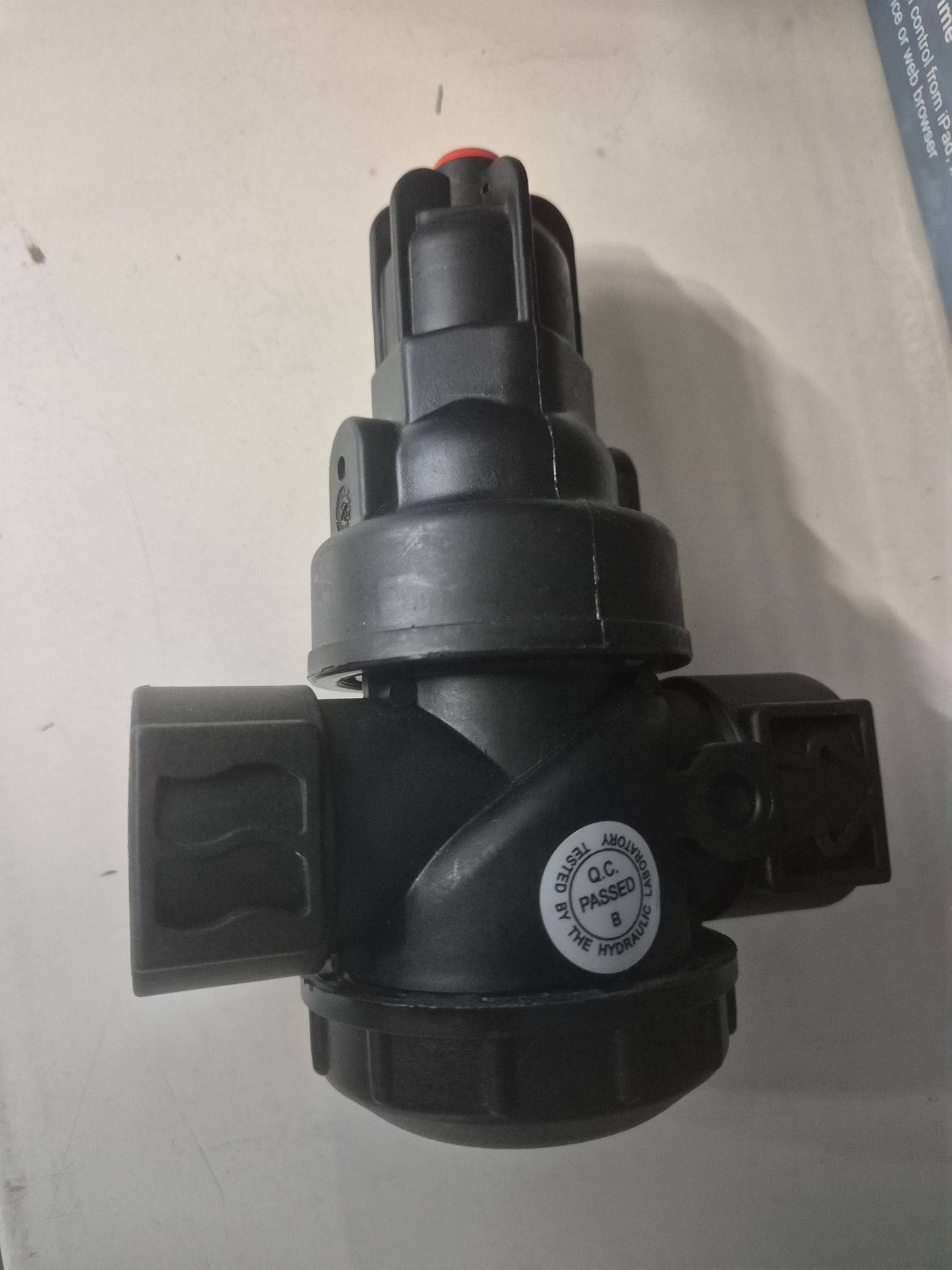 Hunter pressure reducer red/black